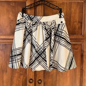 GO International Gray with Black Mini Skirt Zipper Back -Size 1 - Like New